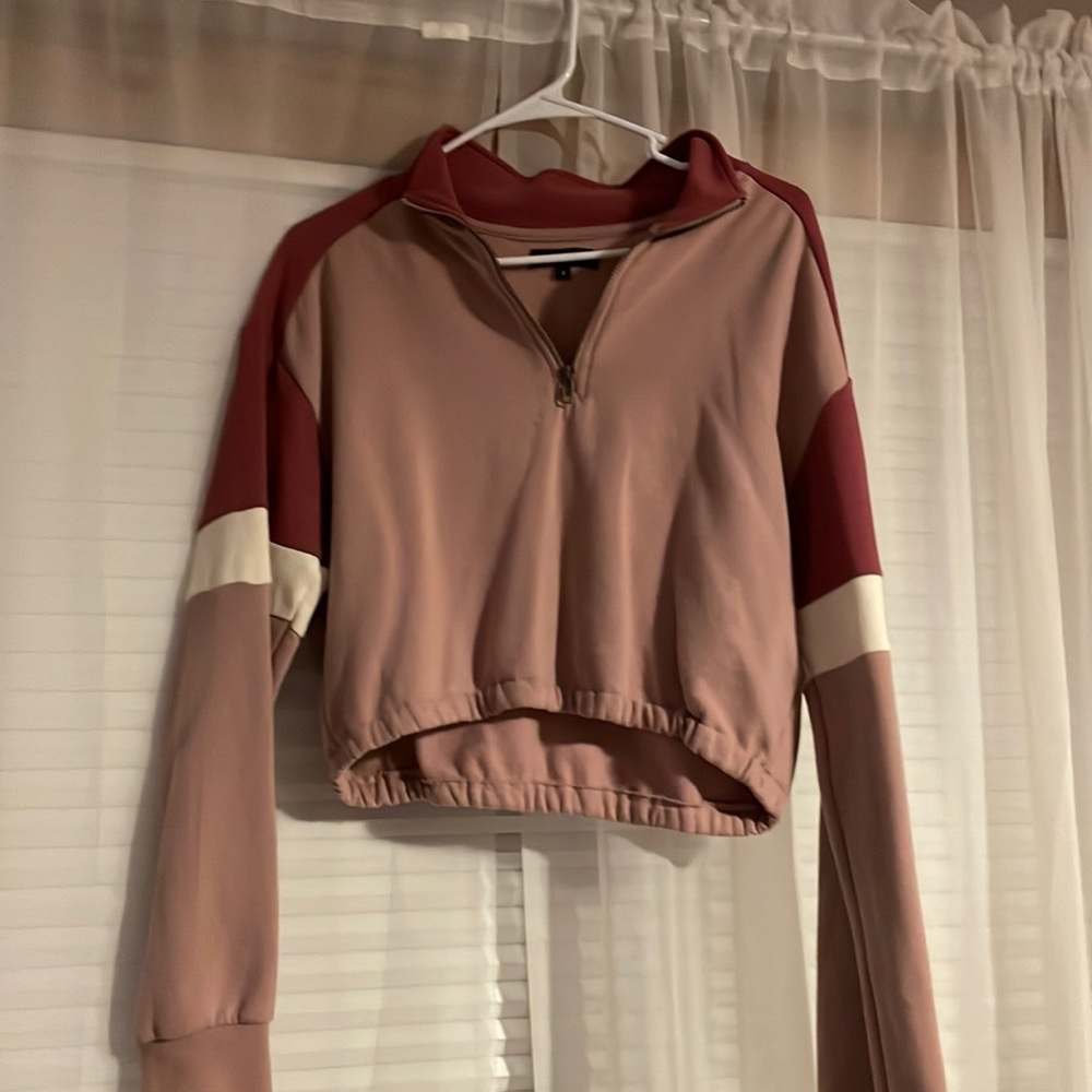 Cropped pink sweater